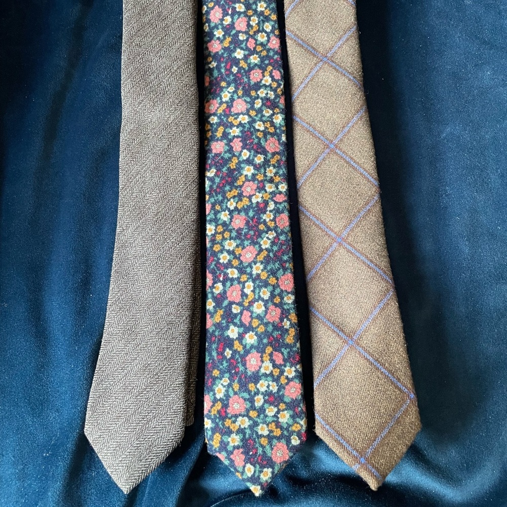 Lot of 3 Original Penguin slim ties. All in excellent pre-owned condition.